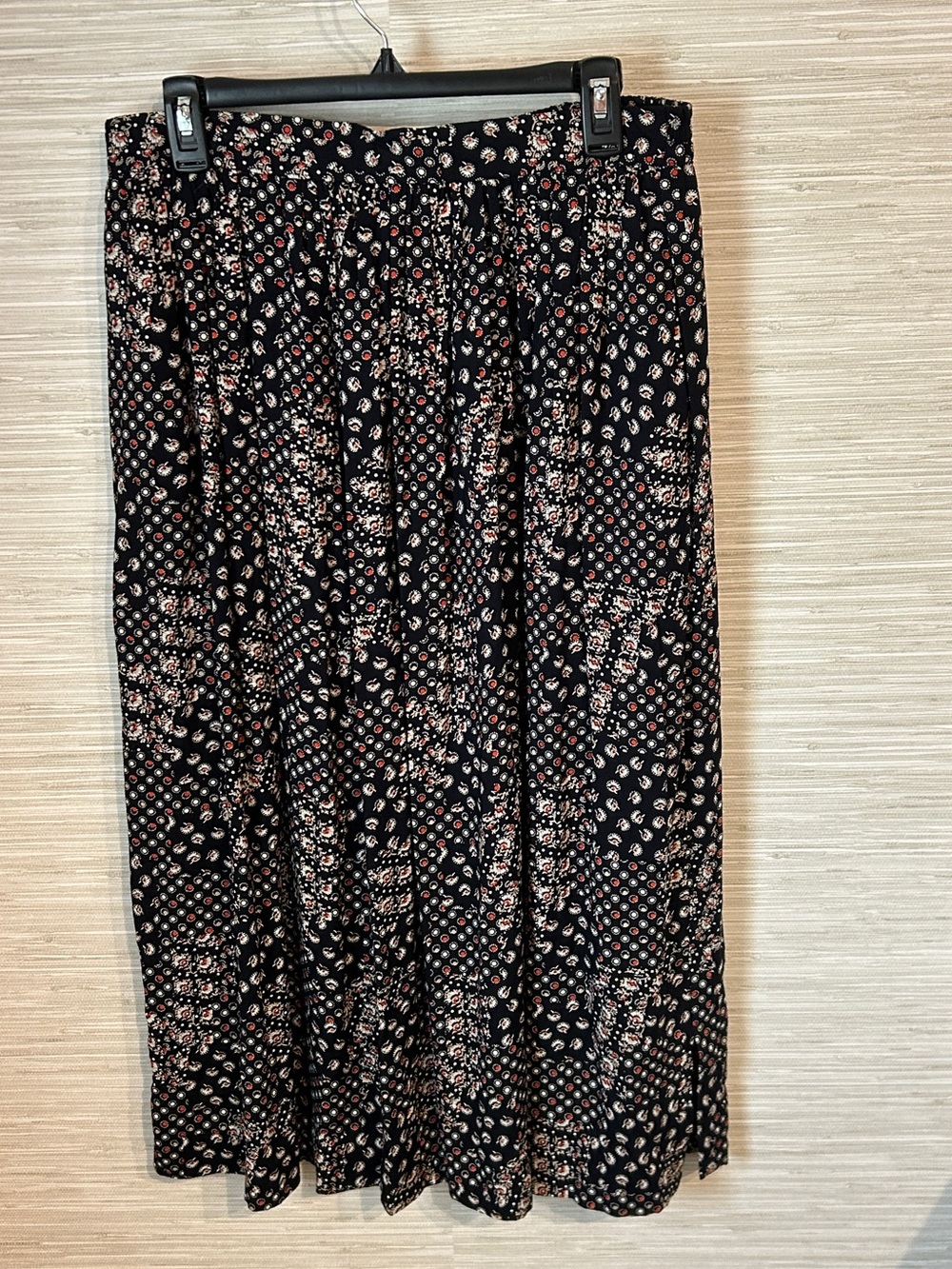 Orvis Vintage 90s Maxi Skirt Size 16 Black Floral Print Rayon Boho Pull-On